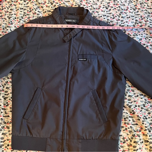 Like new! Authentic Members Only medium men's jacket in slate grey. - Picture 5 of 9